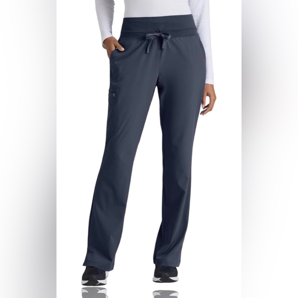 (Petite) Barco One 5206 mid rise cargo scrub pants